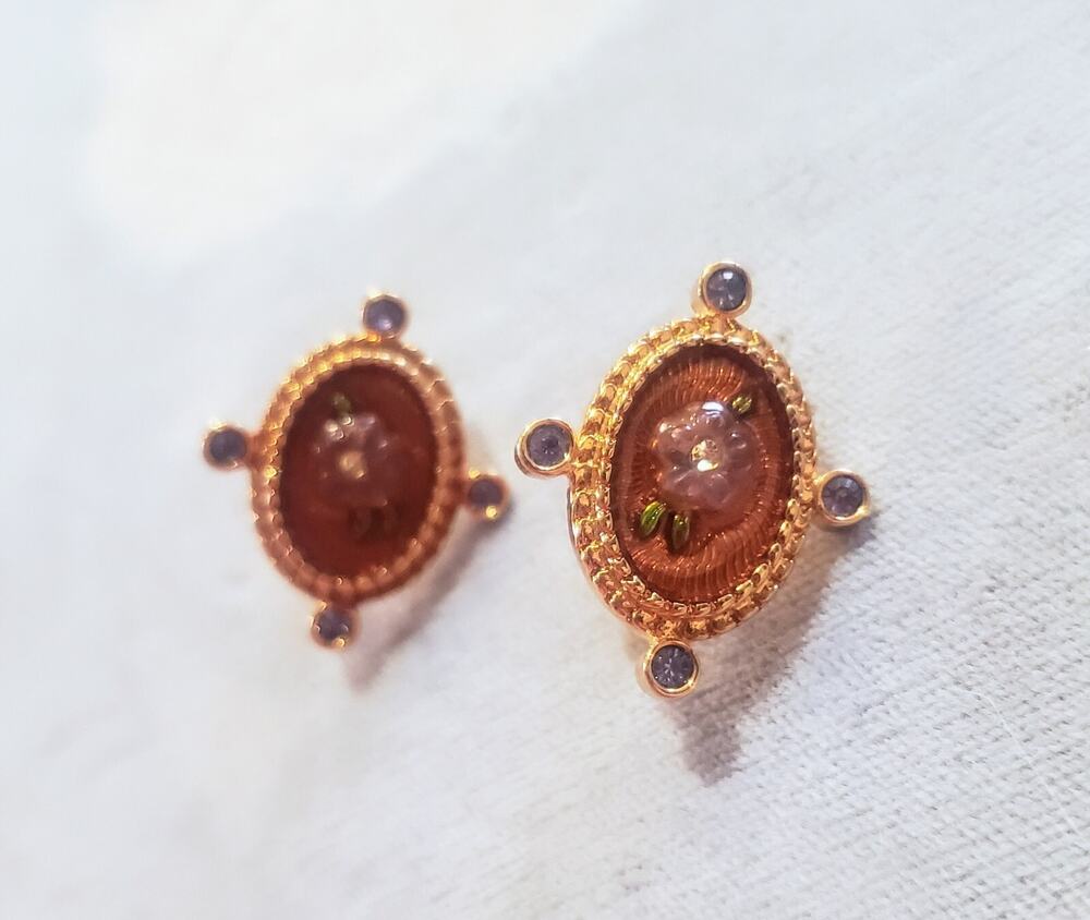 Avon Vintage Clip On Earrings Elegant Estate Gold Tone Colorful Dainty Floral 1"